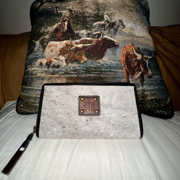 STS Ranchwear Cowhide Leather Wallet - Picture 11 of 11